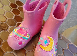 أحذية كروكس للأطفال