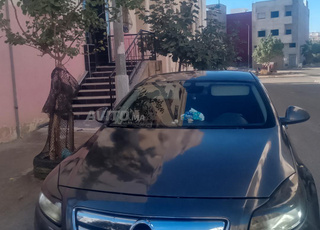 Opel Insignia Diesel Manuelle 2010 à Tanger