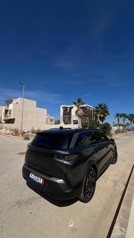 Peugeot 5008 Hybride Automatique 2025 à Nador