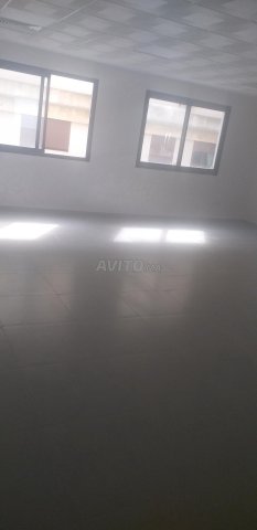 مكتب بمستوى عال للإيجار 58 متر مربع