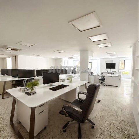 3886-Bureau à louer à 19900DH à Triangle D'Or
