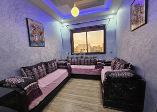 Salon marocain moderne en très bon état