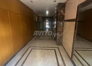 شقة للإيجار 100 متر مربع في الدار البيضاء