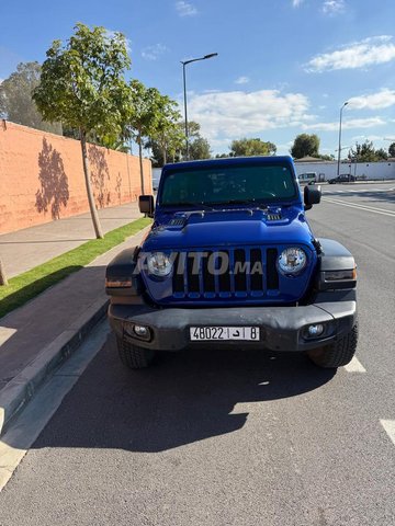 سيارة بحالة جيدة