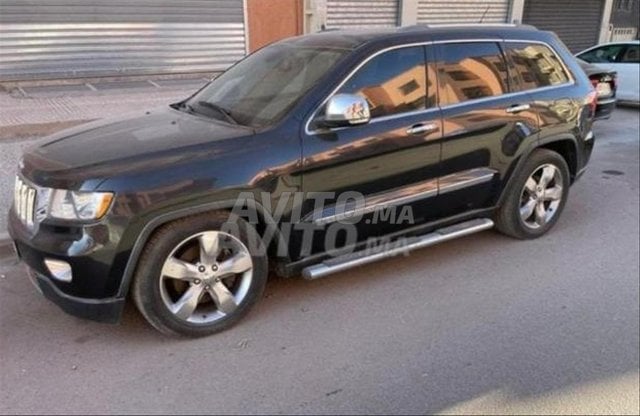 جيب جراند شيروكي بنزين أوتوماتيك 2011