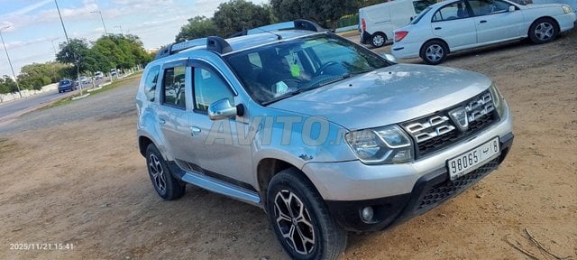 1Duster 4/4 en très bon état