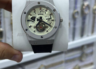 HUBLOT disponible pour homme
