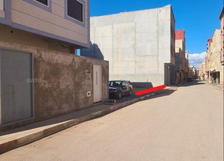 Terrains à vendre superficie 140 mètres, large