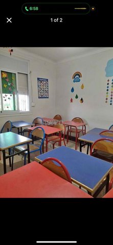 طاولات مدرسية و مكتب مع كراسيه