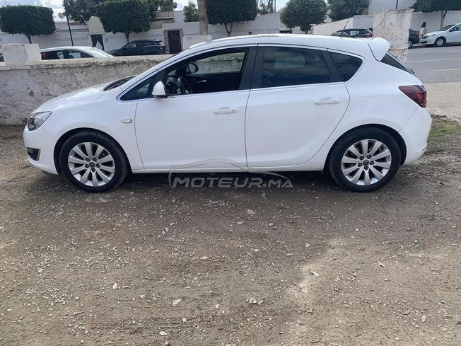 Opel Astra Diesel Automatique 2016 à Rabat