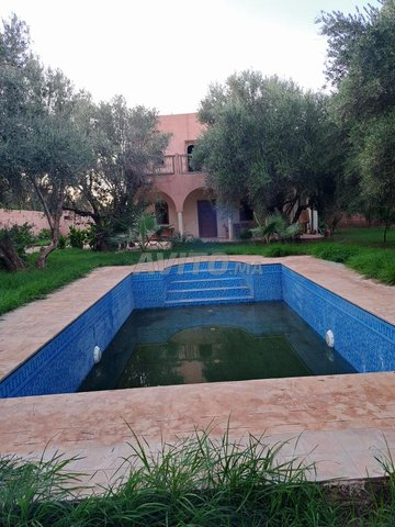 فيلا للبيع 1140م² بطريق فاس – 16 كلم من مراكش