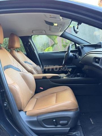 Lexus UX 250 essence hybrid 2021