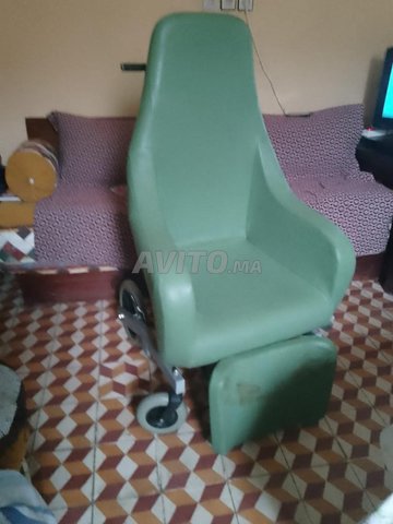كرسي متحرك