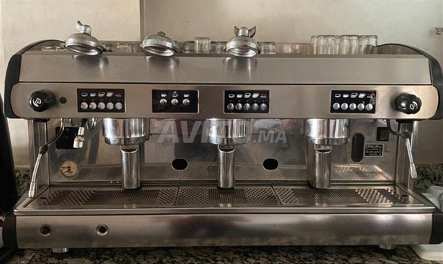 ماكينة قهوة احترافية مع المولان و الفيلتر wega