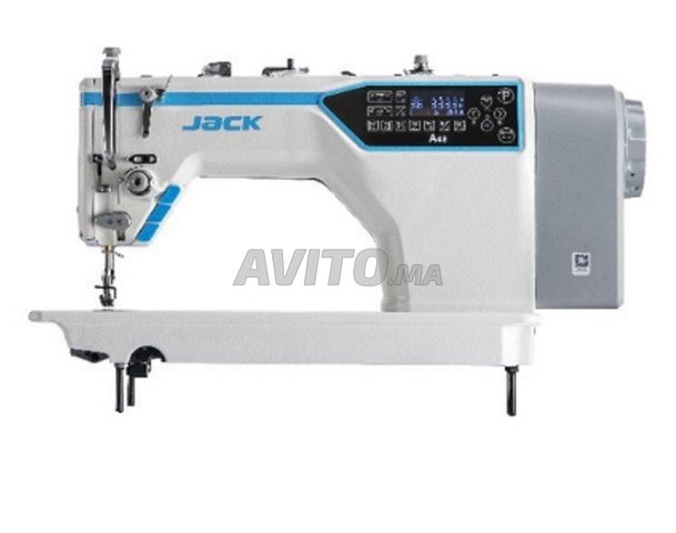 ماكينة خياطة