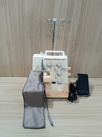 Surjeteuse 3 et 4 bernina 004 D FUNLOCK