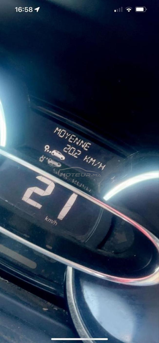 voiture clio 4 très bonne etat