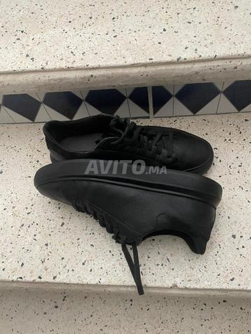 Escarpins Noirs à Talons Aiguilles UJA Paris - Taille 41 En Daim - Très Bon état