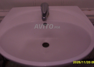 مغسلة للحمام