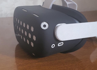 Meta Quest 2 (نظارات الواقع الافتراضي)