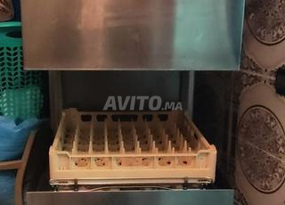 Lave vaisselle professionnel