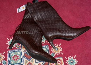 Bottes et demi-bottes, tout est neuf, vient de France