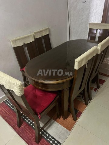 طاولة طعام من الخشب الصلب و 6 كراسي