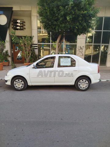 بيع سيارة داسيا لوغان