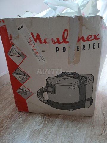 مكنسة كهربائية وتنظيف السجاد