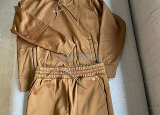 طقم رياضي ماركة Champion