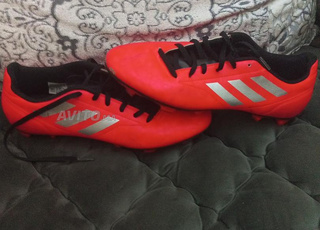 Chaussure de sport pour le football