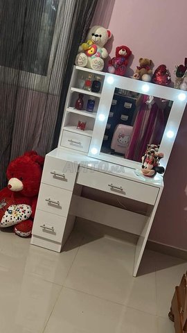 مصففة شعر عصرية