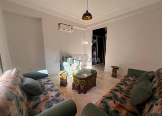 Meublé 2ch 2sdb salon - ascenseur - parking titré