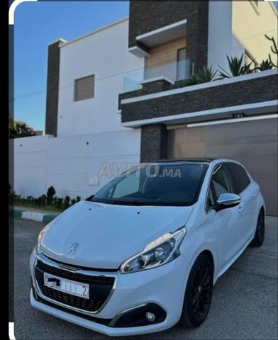 Peugeot 208 Diesel Manuelle 2017 à Marrakech