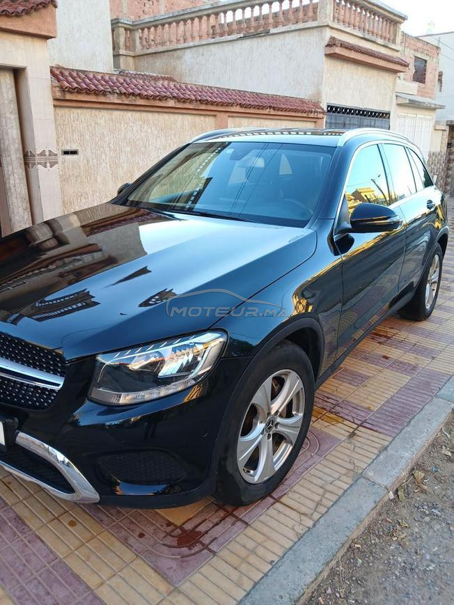 glc220 diesel couleur noire w maroc 8cv 
