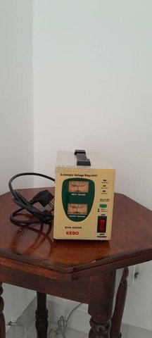 Régulateur de Tension Automatique KEBO SVR-500VA