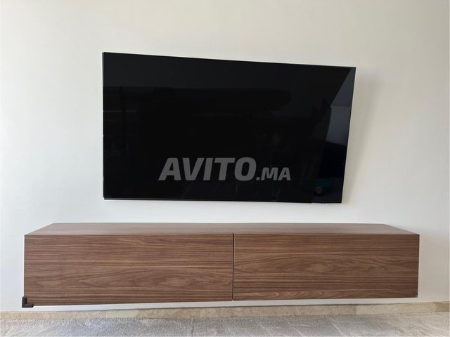 Meuble TV suspendu - Effet noyer (Egger)