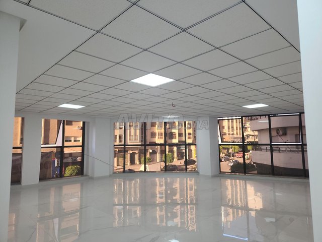 طابق مكاتب للبيع في شارع الجيش الملكي