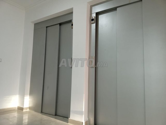 مكاتب للبيع في شارع الجيش الملكي