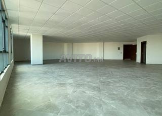 مكتب للبيع بمساحة 158 متر مربع