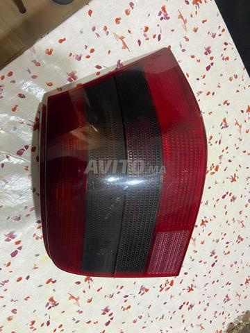 Feu rouge arrière Golf 4 avec boîtier à vendre - 2