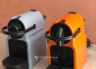 Machine à café Nespresso comme neuf.