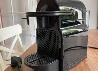 Besoin d'une machine à café presque neuve ? Contactez-nous