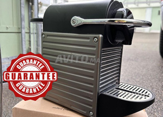 Nespresso pixie comme neuf.