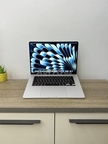 MacBook Air M4 15inch 2025 4Cycles 16/256Go GPU 10