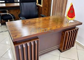 💥بثمن جد مناسب مكتب مستورد أنيق بتصميم عصري💥