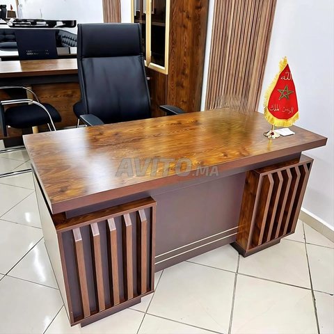 💥بثمن جد مناسب مكتب مستورد أنيق بتصميم عصري💥