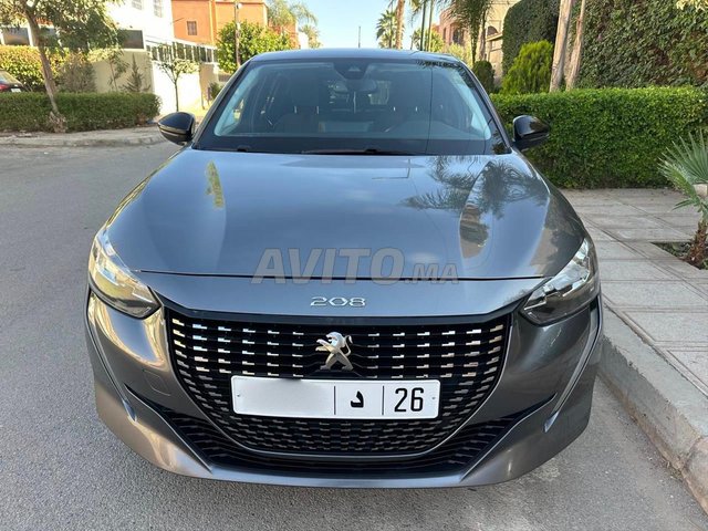 بيجو 208 Allure أوتوماتيكية ديزل مستعملة أولى