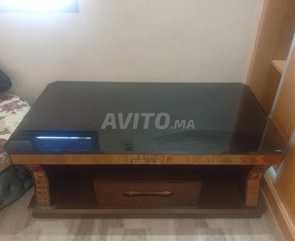 طاولة فاخرة من الخشب الثقيل - جودة عالية جدا