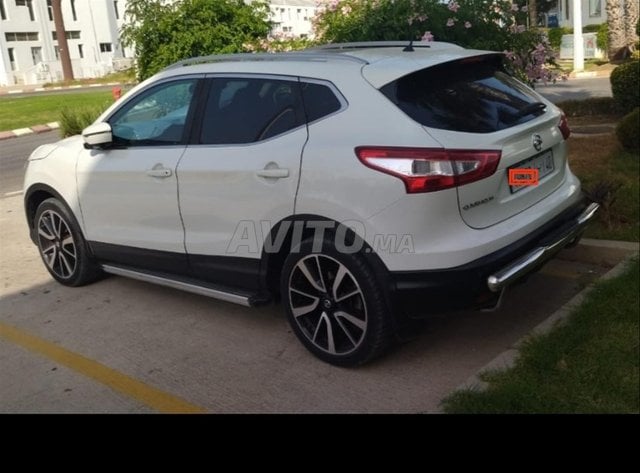 نيسان قاشقاي